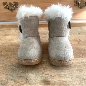 Toddler winter boots tan color EUC